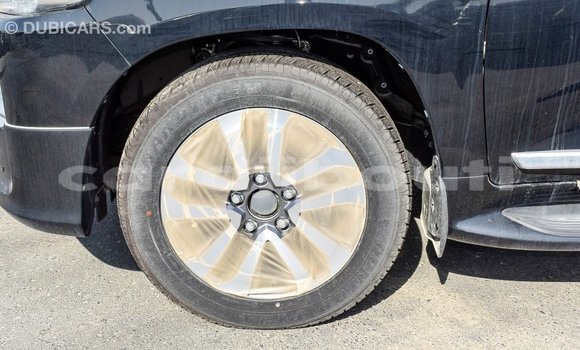 Acheter Import Voiture Toyota Land Cruiser Noir à Import - Dubai, Ali Sabieh Region Acheter Import Voiture Toyota Land Cruiser Noir à Import - Dubai, Ali Sabieh Region