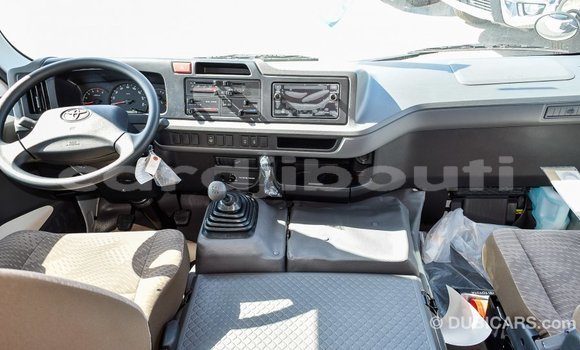 Acheter Import Voiture Toyota Coaster Blanc à Import - Dubai, Ali Sabieh Region Acheter Import Voiture Toyota Coaster Blanc à Import - Dubai, Ali Sabieh Region