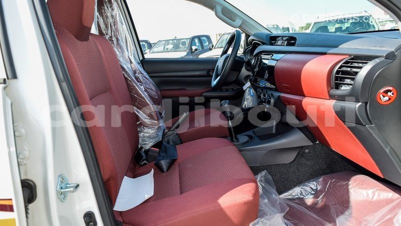 Big with watermark toyota hilux ali sabieh region import dubai 2092