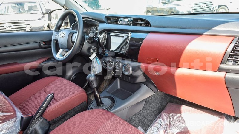 Big with watermark toyota hilux ali sabieh region import dubai 2092