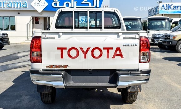 Acheter Import Voiture Toyota Hilux Blanc à Import - Dubai, Ali Sabieh Region Acheter Import Voiture Toyota Hilux Blanc à Import - Dubai, Ali Sabieh Region