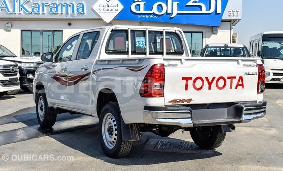 Acheter Import Voiture Toyota Hilux Blanc à Import - Dubai, Ali Sabieh Region Acheter Import Voiture Toyota Hilux Blanc à Import - Dubai, Ali Sabieh Region