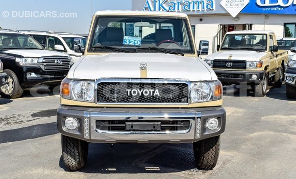 Acheter Import Voiture Toyota Land Cruiser Beige à Import - Dubai, Ali Sabieh Region Acheter Import Voiture Toyota Land Cruiser Beige à Import - Dubai, Ali Sabieh Region