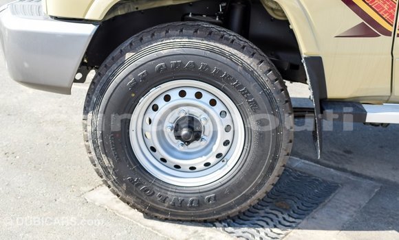 Acheter Import Voiture Toyota Land Cruiser Beige à Import - Dubai, Ali Sabieh Region Acheter Import Voiture Toyota Land Cruiser Beige à Import - Dubai, Ali Sabieh Region