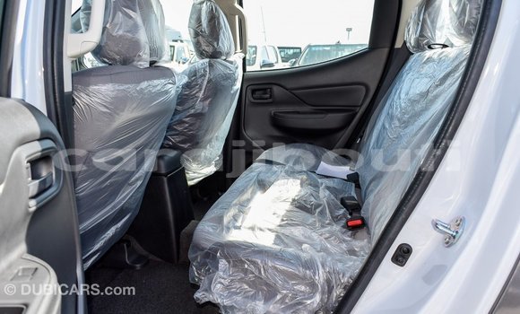 Acheter Import Voiture Mitsubishi L200 Blanc à Import - Dubai, Ali Sabieh Region Acheter Import Voiture Mitsubishi L200 Blanc à Import - Dubai, Ali Sabieh Region