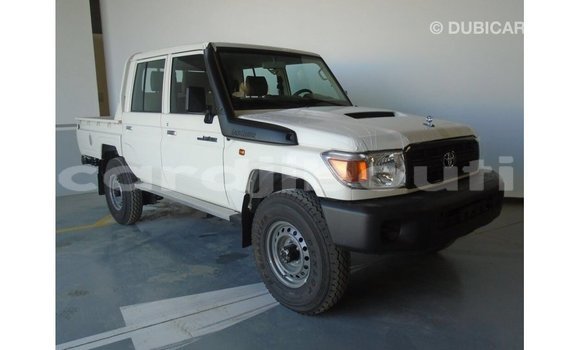 Acheter Import Voiture Toyota Land Cruiser Blanc à Import - Dubai, Ali Sabieh Region Acheter Import Voiture Toyota Land Cruiser Blanc à Import - Dubai, Ali Sabieh Region