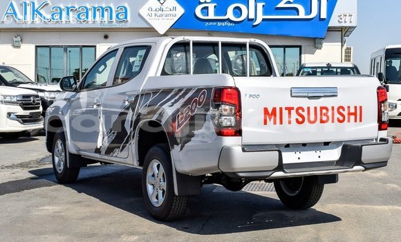 Acheter Import Voiture Mitsubishi L200 Blanc à Import - Dubai, Ali Sabieh Region Acheter Import Voiture Mitsubishi L200 Blanc à Import - Dubai, Ali Sabieh Region