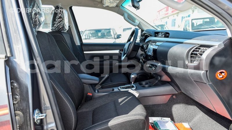 Big with watermark toyota hilux ali sabieh region import dubai 2095