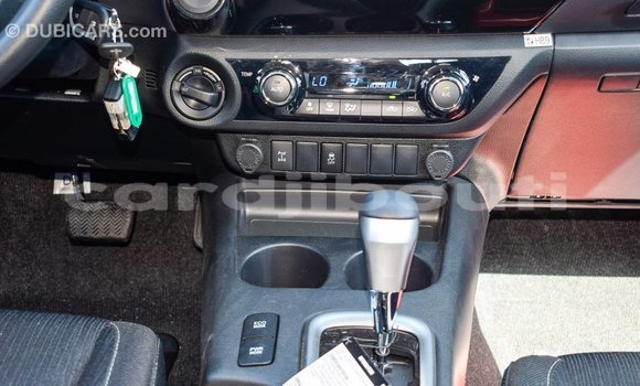 Acheter Import Voiture Toyota Hilux Noir à Import - Dubai, Ali Sabieh Region Acheter Import Voiture Toyota Hilux Noir à Import - Dubai, Ali Sabieh Region