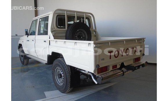 Acheter Import Voiture Toyota Land Cruiser Blanc à Import - Dubai, Ali Sabieh Region Acheter Import Voiture Toyota Land Cruiser Blanc à Import - Dubai, Ali Sabieh Region