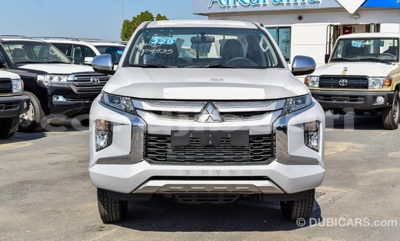 Acheter Import Voiture Mitsubishi L200 Blanc à Import - Dubai, Ali Sabieh Region Acheter Import Voiture Mitsubishi L200 Blanc à Import - Dubai, Ali Sabieh Region