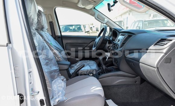 Acheter Import Voiture Mitsubishi L200 Blanc à Import - Dubai, Ali Sabieh Region Acheter Import Voiture Mitsubishi L200 Blanc à Import - Dubai, Ali Sabieh Region