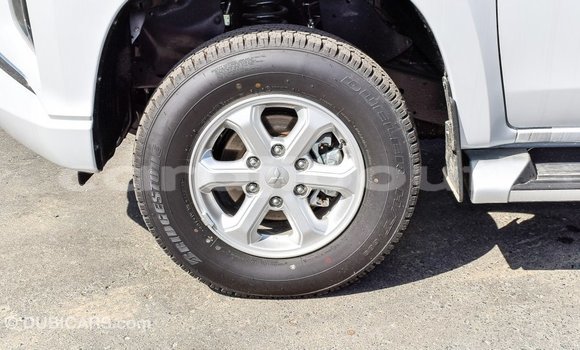 Acheter Import Voiture Mitsubishi L200 Blanc à Import - Dubai, Ali Sabieh Region Acheter Import Voiture Mitsubishi L200 Blanc à Import - Dubai, Ali Sabieh Region
