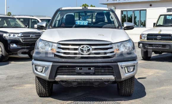 Medium with watermark toyota hilux ali sabieh region import dubai 2100