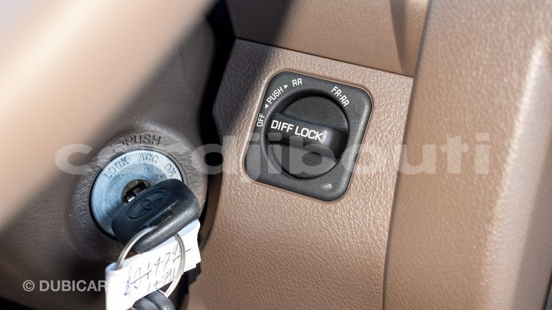 Big with watermark toyota land cruiser ali sabieh region import dubai 2103