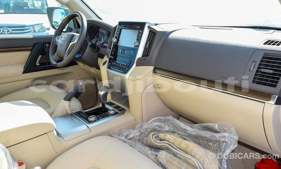Acheter Import Voiture Toyota Land Cruiser Noir à Import - Dubai, Ali Sabieh Region Acheter Import Voiture Toyota Land Cruiser Noir à Import - Dubai, Ali Sabieh Region
