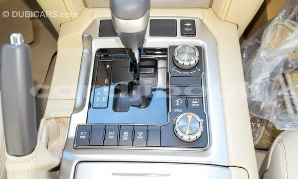 Acheter Import Voiture Toyota Land Cruiser Noir à Import - Dubai, Ali Sabieh Region Acheter Import Voiture Toyota Land Cruiser Noir à Import - Dubai, Ali Sabieh Region