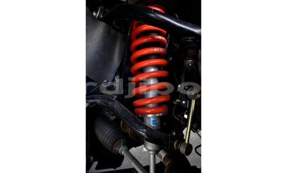 Acheter Import Voiture Toyota Hilux Noir à Import - Dubai, Ali Sabieh Region Acheter Import Voiture Toyota Hilux Noir à Import - Dubai, Ali Sabieh Region