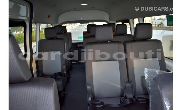 Acheter Import Voiture Toyota Hiace Blanc à Import - Dubai, Ali Sabieh Region Acheter Import Voiture Toyota Hiace Blanc à Import - Dubai, Ali Sabieh Region