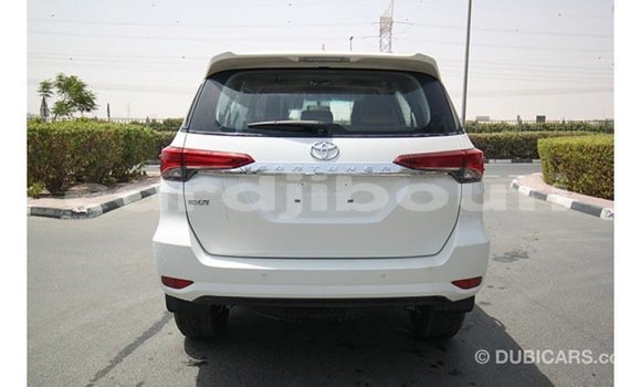 Acheter Import Voiture Toyota Fortuner Blanc à Import - Dubai, Ali Sabieh Region Acheter Import Voiture Toyota Fortuner Blanc à Import - Dubai, Ali Sabieh Region