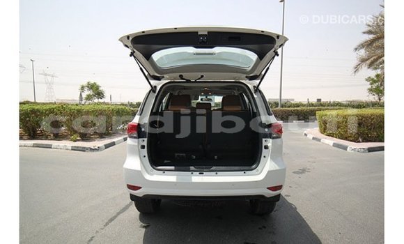 Acheter Import Voiture Toyota Fortuner Blanc à Import - Dubai, Ali Sabieh Region Acheter Import Voiture Toyota Fortuner Blanc à Import - Dubai, Ali Sabieh Region