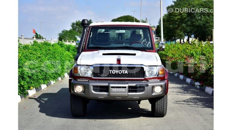 Big with watermark toyota land cruiser ali sabieh region import dubai 2128