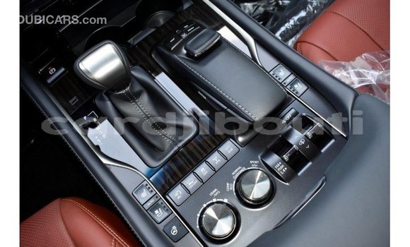 Acheter Import Voiture Lexus LX Blanc à Import - Dubai, Ali Sabieh Region Acheter Import Voiture Lexus LX Blanc à Import - Dubai, Ali Sabieh Region