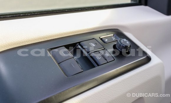 Buy Import Toyota Hiace White Car in Import - Dubai in Ali Sabieh Region Buy Import Toyota Hiace White Car in Import - Dubai in Ali Sabieh Region