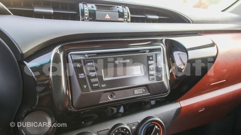 Big with watermark toyota hilux ali sabieh region import dubai 2148