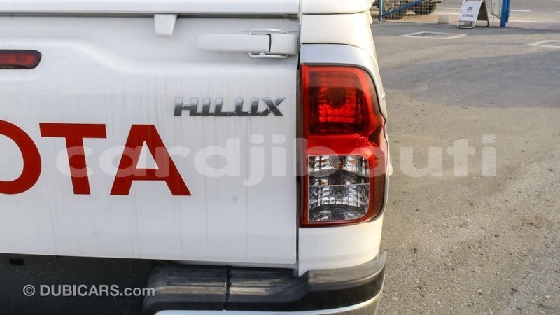 Big with watermark toyota hilux ali sabieh region import dubai 2148