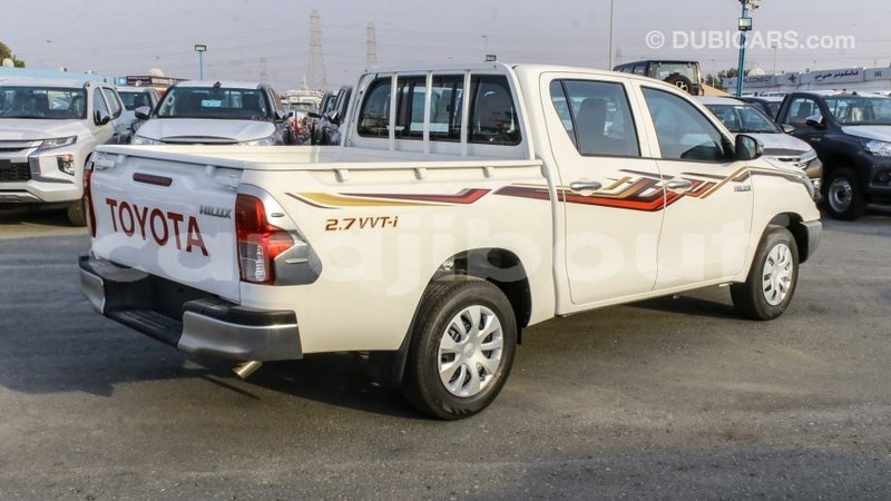 Big with watermark toyota hilux ali sabieh region import dubai 2148