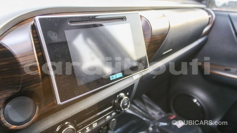 Big with watermark toyota hilux ali sabieh region import dubai 2149