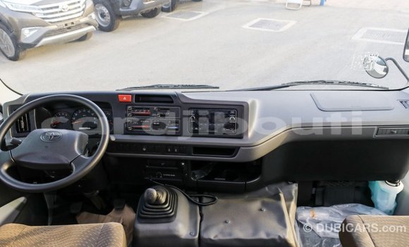 Acheter Import Voiture Toyota Coaster Blanc à Import - Dubai, Ali Sabieh Region Acheter Import Voiture Toyota Coaster Blanc à Import - Dubai, Ali Sabieh Region