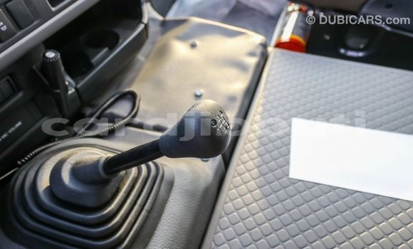 Acheter Import Voiture Toyota Coaster Blanc à Import - Dubai, Ali Sabieh Region Acheter Import Voiture Toyota Coaster Blanc à Import - Dubai, Ali Sabieh Region