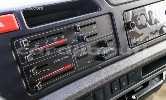 Acheter Import Voiture Toyota Coaster Blanc à Import - Dubai, Ali Sabieh Region Acheter Import Voiture Toyota Coaster Blanc à Import - Dubai, Ali Sabieh Region