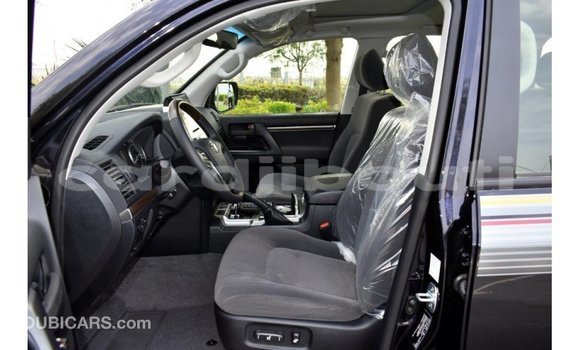 Acheter Import Voiture Toyota Land Cruiser Noir à Import - Dubai, Ali Sabieh Region Acheter Import Voiture Toyota Land Cruiser Noir à Import - Dubai, Ali Sabieh Region