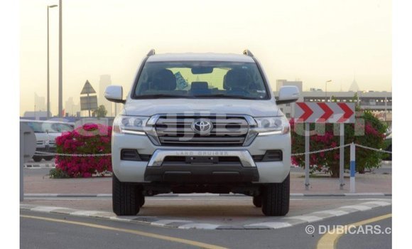 Acheter Import Voiture Toyota Land Cruiser Blanc à Import - Dubai, Ali Sabieh Region Acheter Import Voiture Toyota Land Cruiser Blanc à Import - Dubai, Ali Sabieh Region