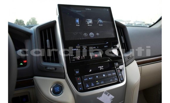 Acheter Import Voiture Toyota Land Cruiser Blanc à Import - Dubai, Ali Sabieh Region Acheter Import Voiture Toyota Land Cruiser Blanc à Import - Dubai, Ali Sabieh Region