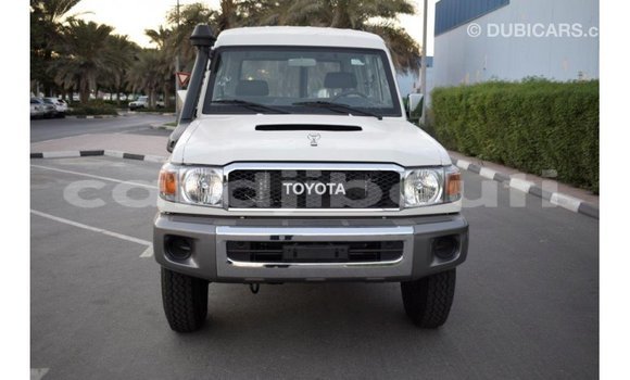 Acheter Import Voiture Toyota Land Cruiser Blanc à Import - Dubai, Ali Sabieh Region Acheter Import Voiture Toyota Land Cruiser Blanc à Import - Dubai, Ali Sabieh Region