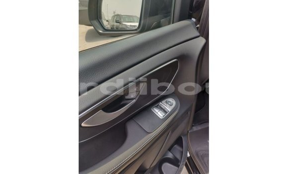 Buy Import Mercedes-Benz 250 Black Car in Import - Dubai in Ali Sabieh Region Buy Import Mercedes-Benz 250 Black Car in Import - Dubai in Ali Sabieh Region