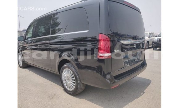 Buy Import Mercedes-Benz 250 Black Car in Import - Dubai in Ali Sabieh Region Buy Import Mercedes-Benz 250 Black Car in Import - Dubai in Ali Sabieh Region