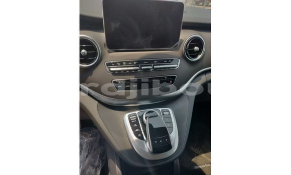 Buy Import Mercedes-Benz 250 Black Car in Import - Dubai in Ali Sabieh Region Buy Import Mercedes-Benz 250 Black Car in Import - Dubai in Ali Sabieh Region