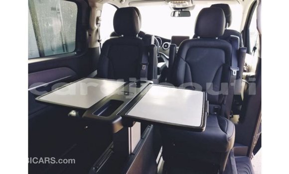 Buy Import Mercedes-Benz 250 Black Car in Import - Dubai in Ali Sabieh Region Buy Import Mercedes-Benz 250 Black Car in Import - Dubai in Ali Sabieh Region