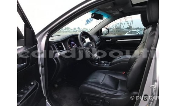 Acheter Import Voiture Toyota Highlander Autre à Import - Dubai, Ali Sabieh Region Acheter Import Voiture Toyota Highlander Autre à Import - Dubai, Ali Sabieh Region