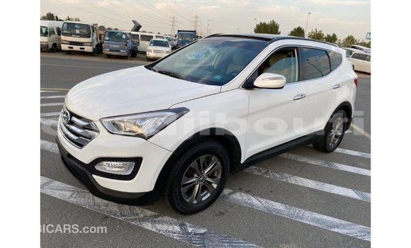 Buy Import Hyundai Santa Fe White Car in Import - Dubai in Ali Sabieh Region Buy Import Hyundai Santa Fe White Car in Import - Dubai in Ali Sabieh Region