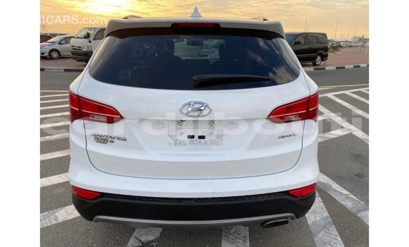 Buy Import Hyundai Santa Fe White Car in Import - Dubai in Ali Sabieh Region Buy Import Hyundai Santa Fe White Car in Import - Dubai in Ali Sabieh Region