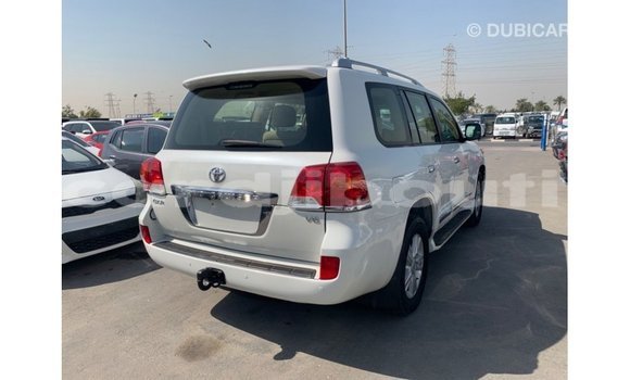 Buy Import Toyota Land Cruiser White Car in Import - Dubai in Ali Sabieh Region Buy Import Toyota Land Cruiser White Car in Import - Dubai in Ali Sabieh Region