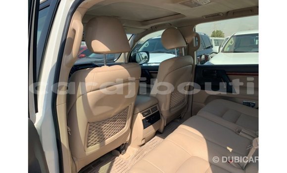 Buy Import Toyota Land Cruiser White Car in Import - Dubai in Ali Sabieh Region Buy Import Toyota Land Cruiser White Car in Import - Dubai in Ali Sabieh Region