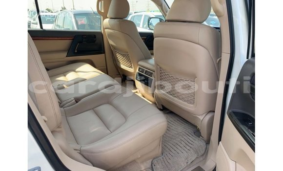 Buy Import Toyota Land Cruiser White Car in Import - Dubai in Ali Sabieh Region Buy Import Toyota Land Cruiser White Car in Import - Dubai in Ali Sabieh Region