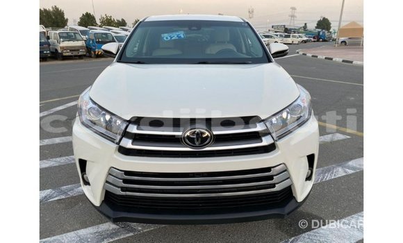 Buy Import Toyota Highlander White Car in Import - Dubai in Ali Sabieh Region Buy Import Toyota Highlander White Car in Import - Dubai in Ali Sabieh Region
